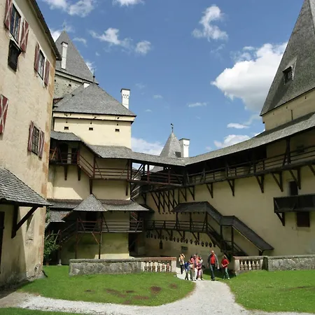 In The Area Of St Margarethen, Cleaning Included Apartment Sankt Margarethen im Lungau